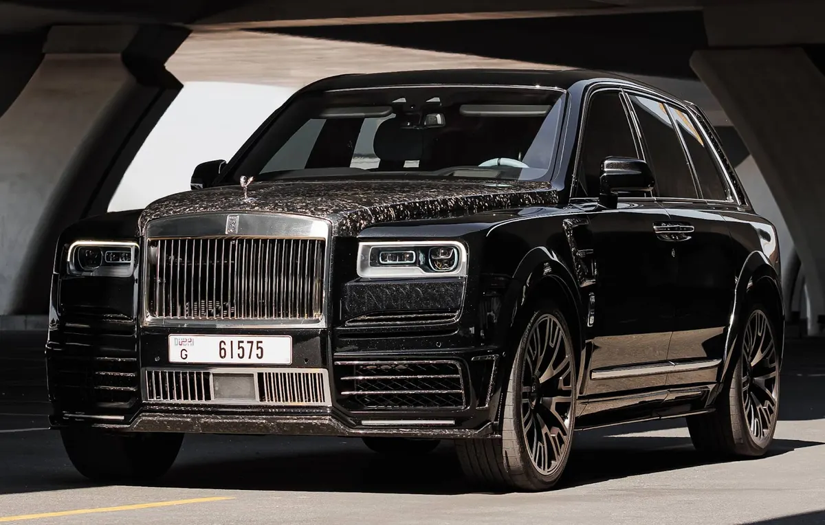 Rolls-Royce Cullinan Mansory Black