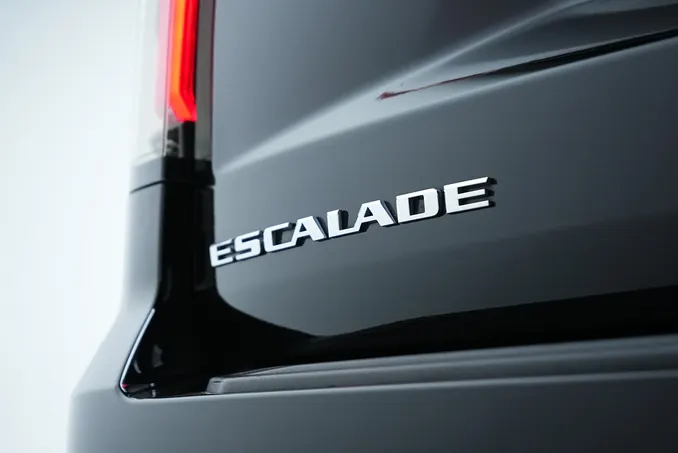 Cadillac Escalade Platinum Sport Black