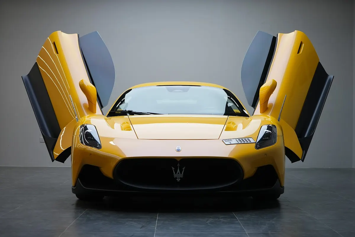 Maserati MC20 Yellow