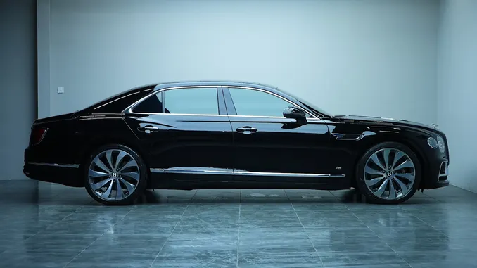 Bentley Flying Spur Black