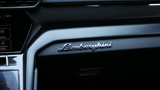 Lamborghini Urus Mansory Black