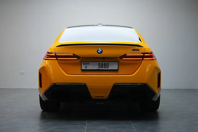 BMW M5 G90 Yellow