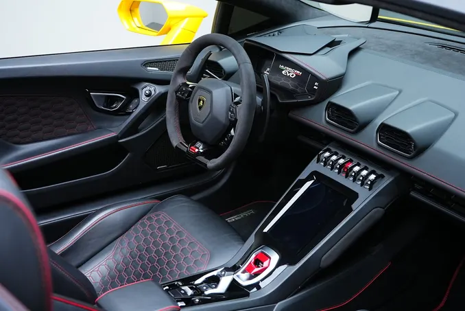 Lamborghini Huracan EVO Yellow