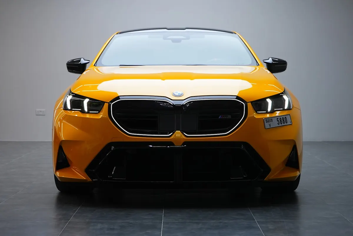 BMW M5 G90 Yellow