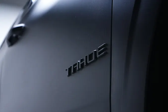 Chevrolet Tahoe Black