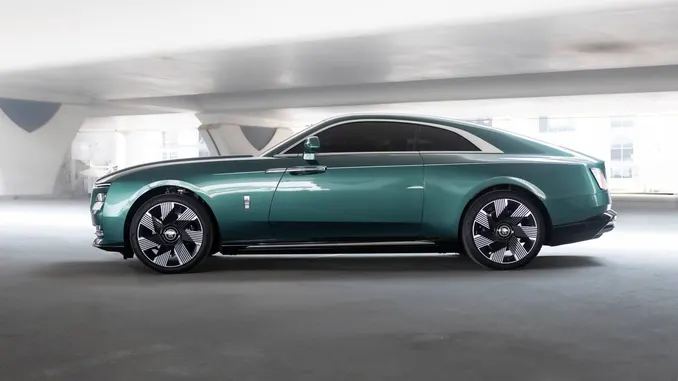Rolls-Royce Spectre Green