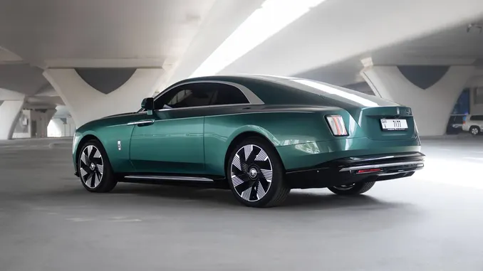 Rolls-Royce Spectre Green