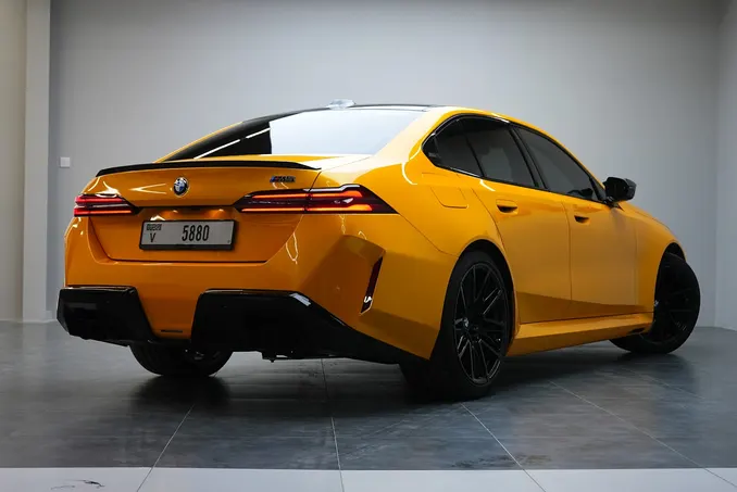 BMW M5 G90 Yellow