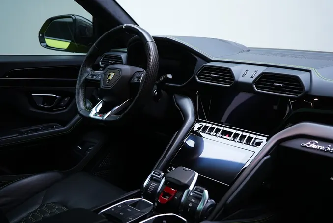 Lamborghini Urus Mansory Green