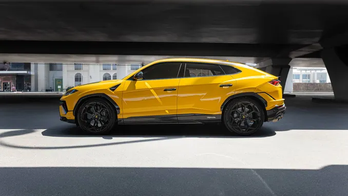 Lamborghini Urus Performante Yellow