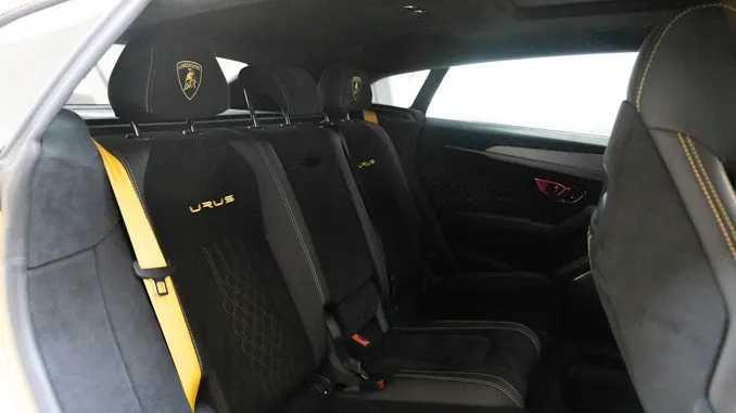 Lamborghini Urus Performante Yellow