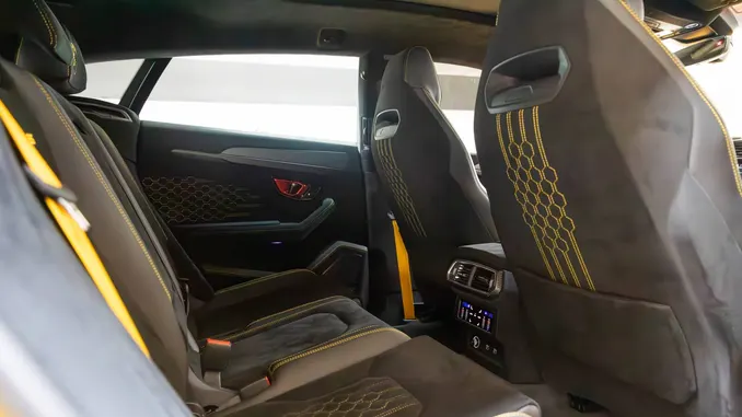 Lamborghini Urus Performante Yellow