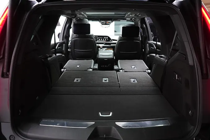 Cadillac Escalade Platinum Sport Black