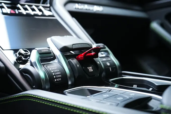 Lamborghini Urus Mansory Green